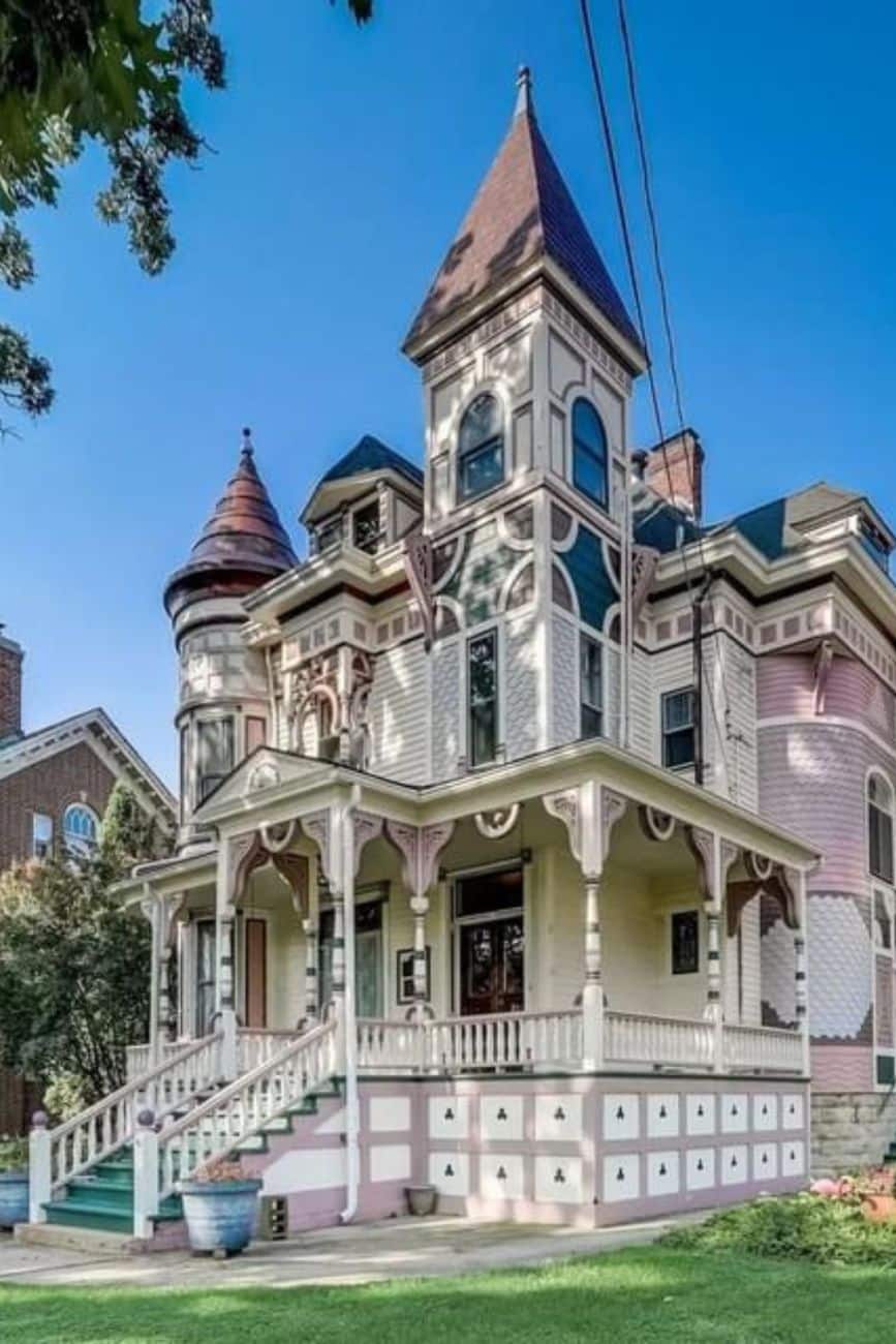 1889 Victorian For Sale In Elgin Illinois