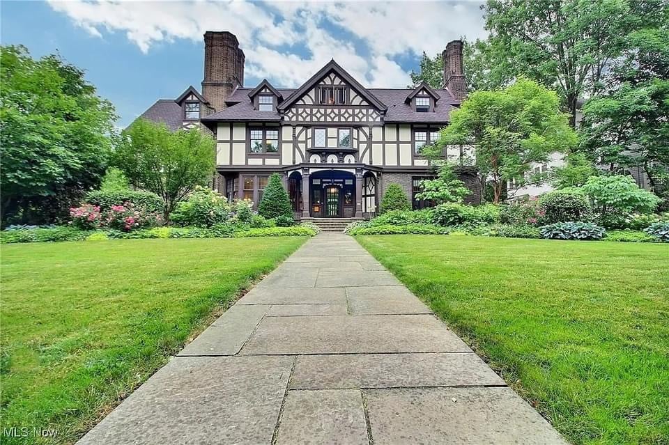 1916 Tudor Revival For Sale In Cleveland Height Ohio