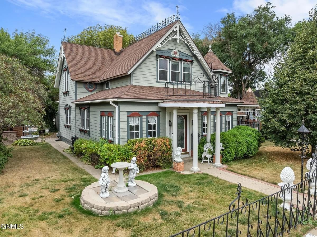 1910 Historic House For Sale In Williston North Dakota