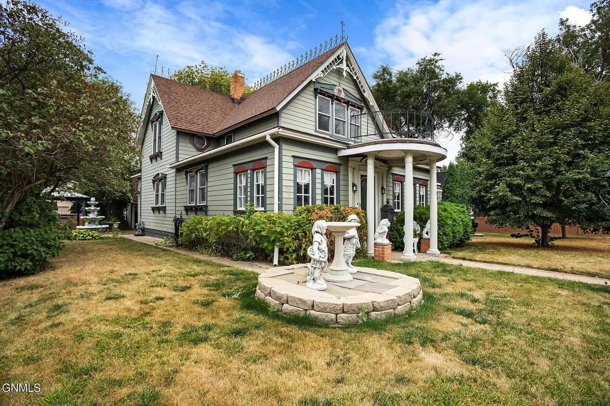 1910 Historic House For Sale In Williston North Dakota