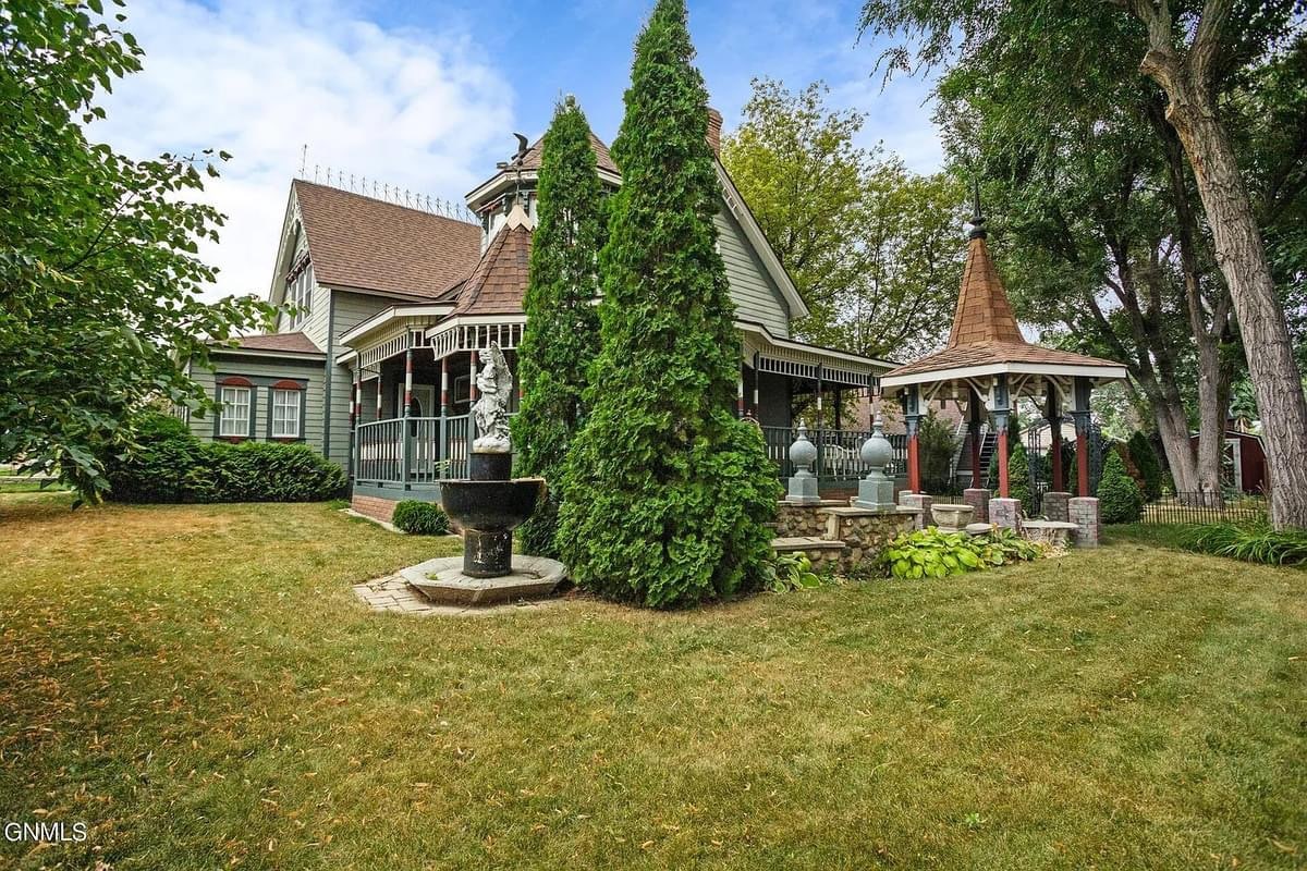 1910 Historic House For Sale In Williston North Dakota