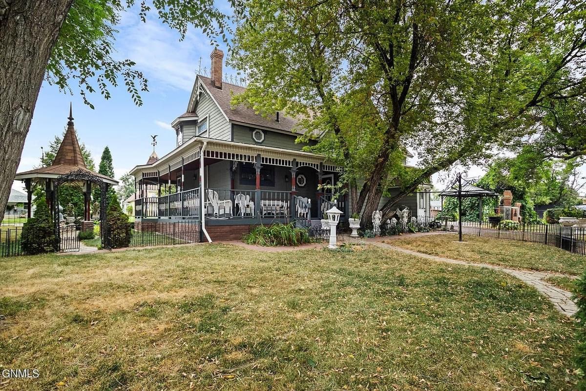 1910 Historic House For Sale In Williston North Dakota