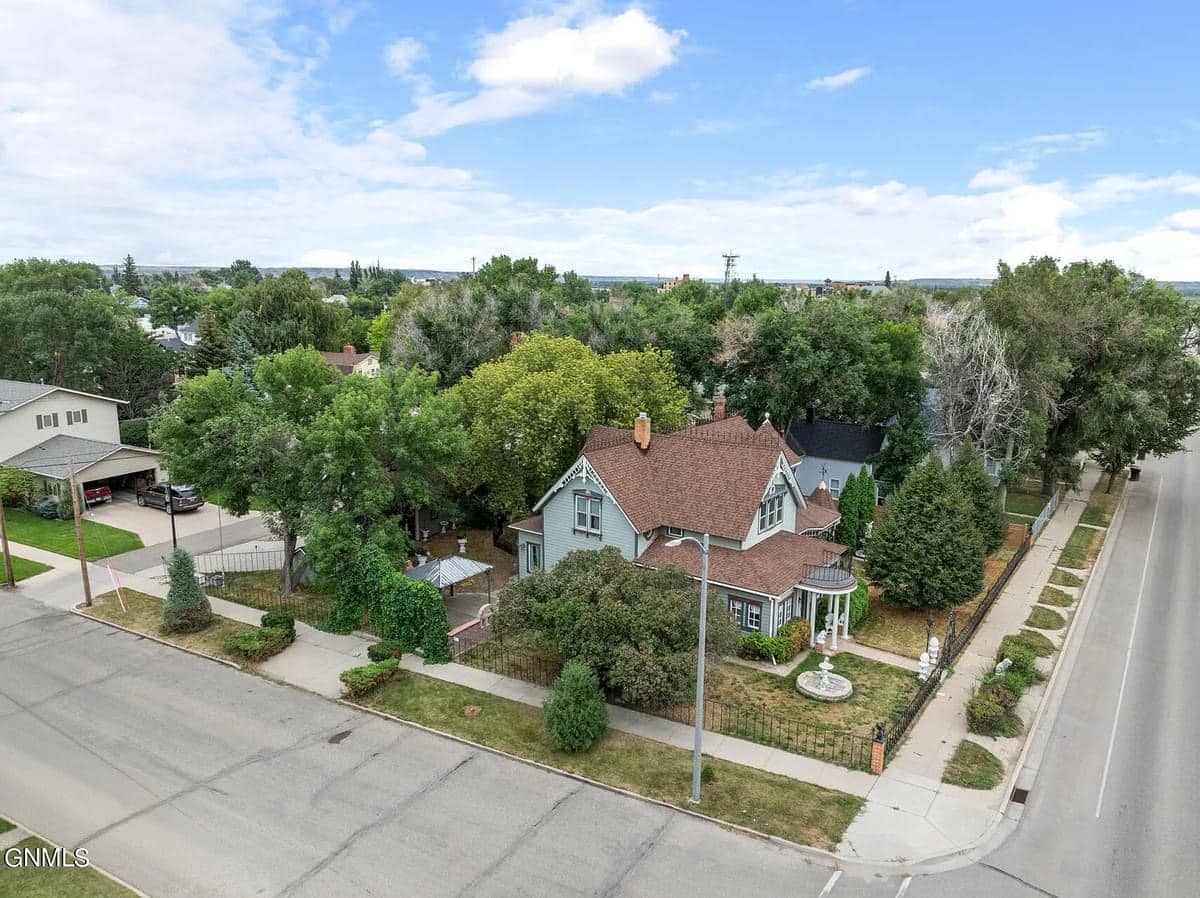 1910 Historic House For Sale In Williston North Dakota