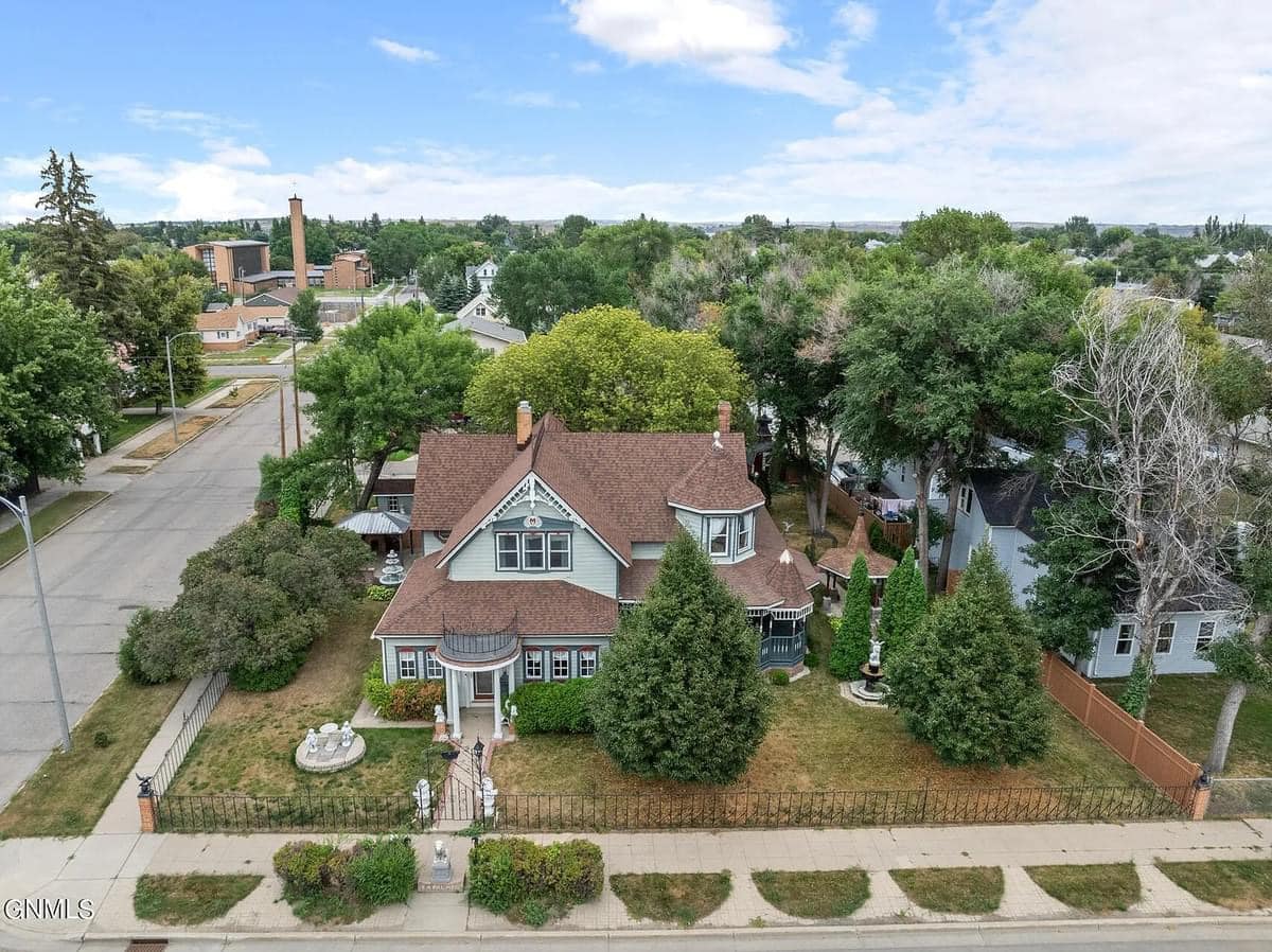 1910 Historic House For Sale In Williston North Dakota