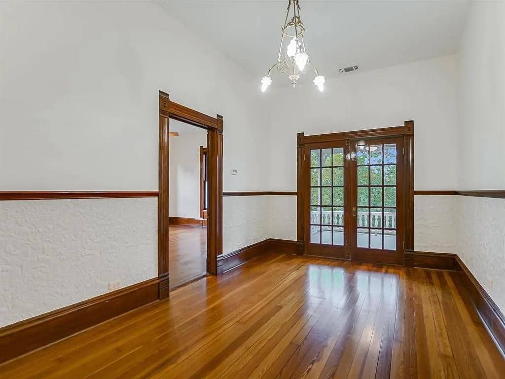 1892 Victorian For Sale In Bastrop Texas