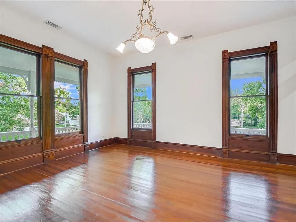 1892 Victorian For Sale In Bastrop Texas