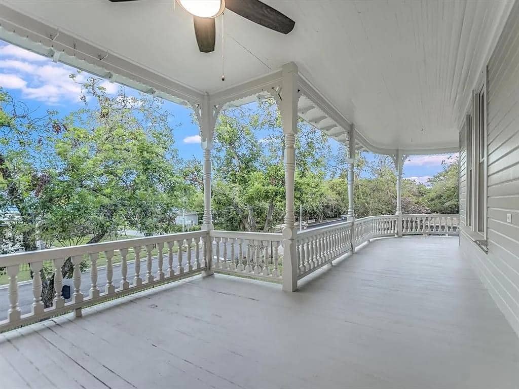 1892 Victorian For Sale In Bastrop Texas