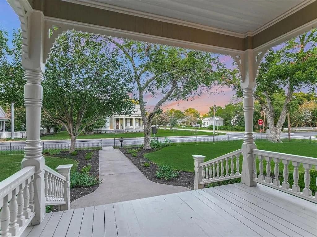 1892 Victorian For Sale In Bastrop Texas