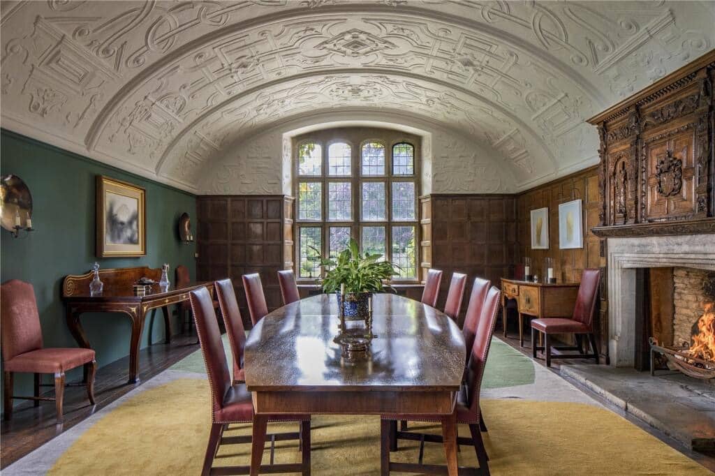 1800 Edgeworth Manor For Sale In Gloucestershire England