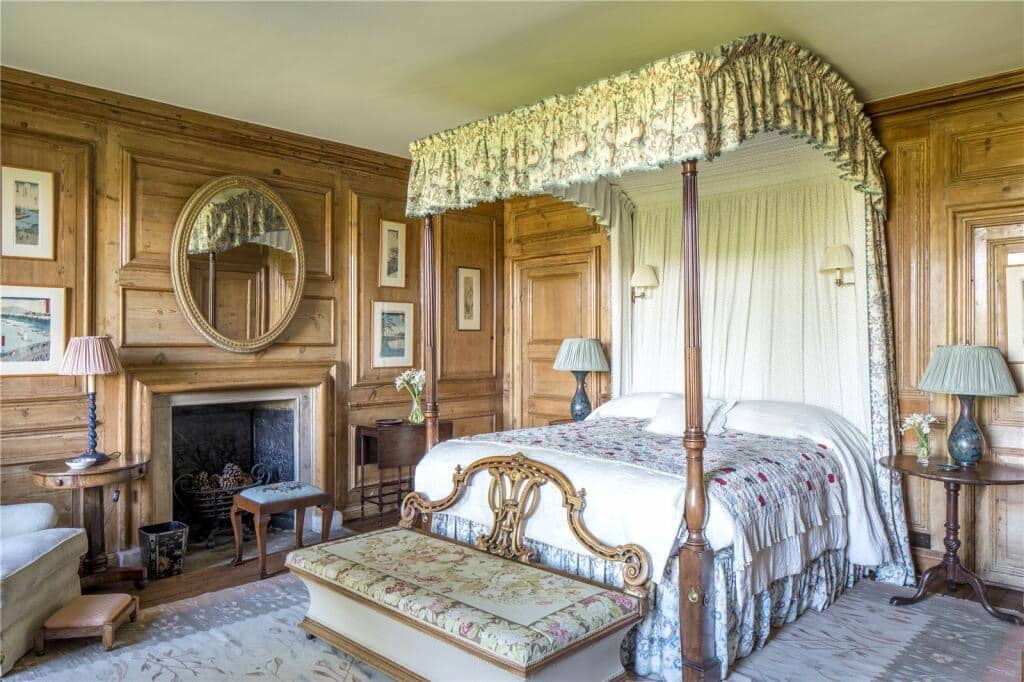 1800 Edgeworth Manor For Sale In Gloucestershire England