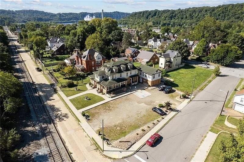 1910 Historic House For Sale In New Kensington Pennsylvania