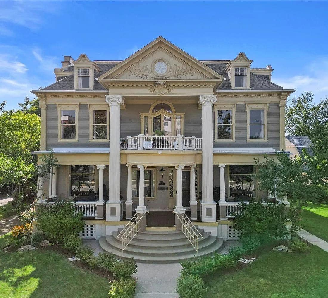 1899 Neoclassical For Sale In Racine Washington