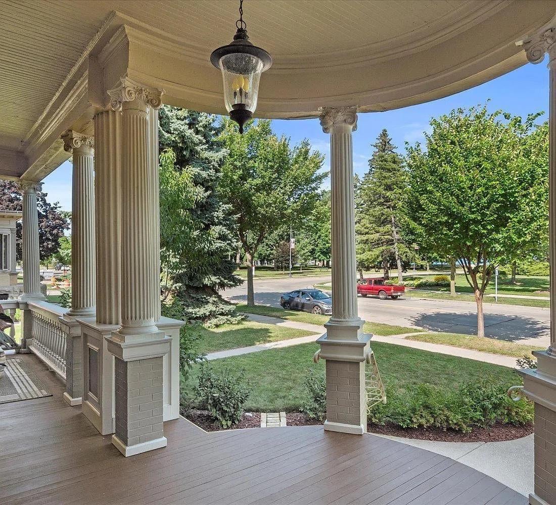 1899 Neoclassical For Sale In Racine Washington