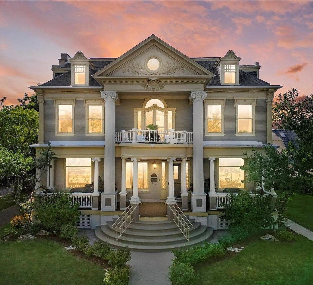 1899 Neoclassical For Sale In Racine Washington