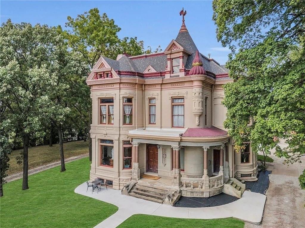 1888 Victorian For Sale In Saint Joseph Missouri