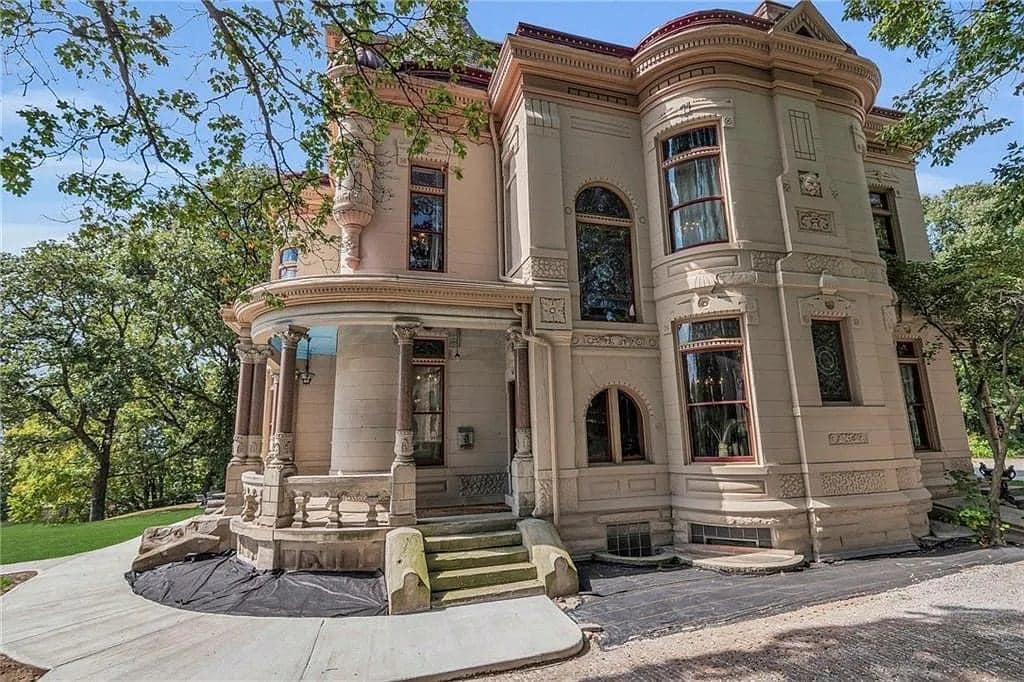 1888 Victorian For Sale In Saint Joseph Missouri