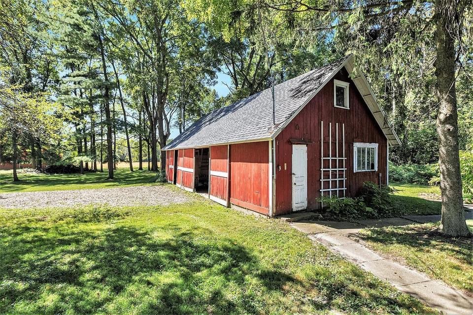 1860 Farmhouse For Sale In Tekonsha Michigan