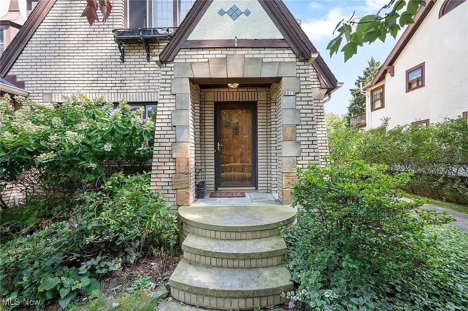 1920 Tudor Revival For Sale In Cleveland Heights Ohio