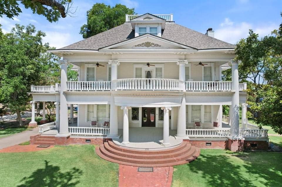 1890 Halbert House For Sale In Corsicana Texas