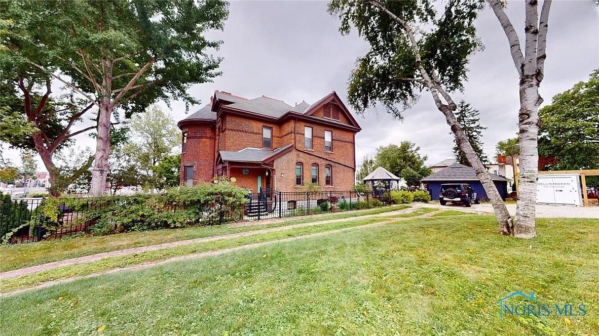 1896 Victorian For Sale In Tiffin Ohio