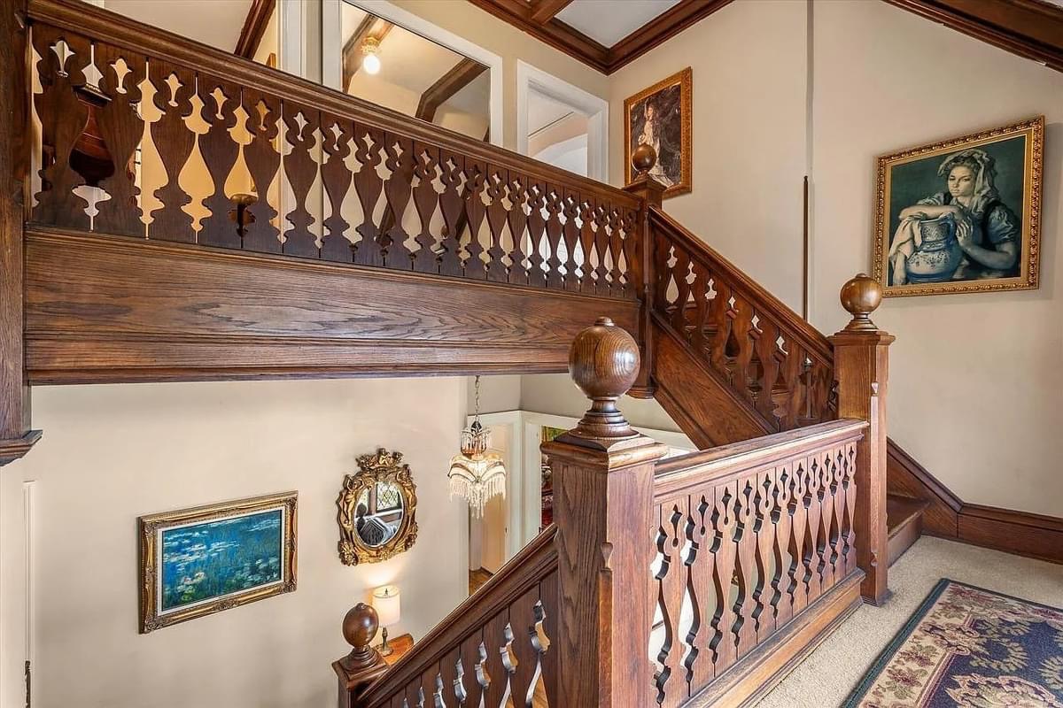 1909 Tudor Revival For Sale In Milwaukee Wisconsin