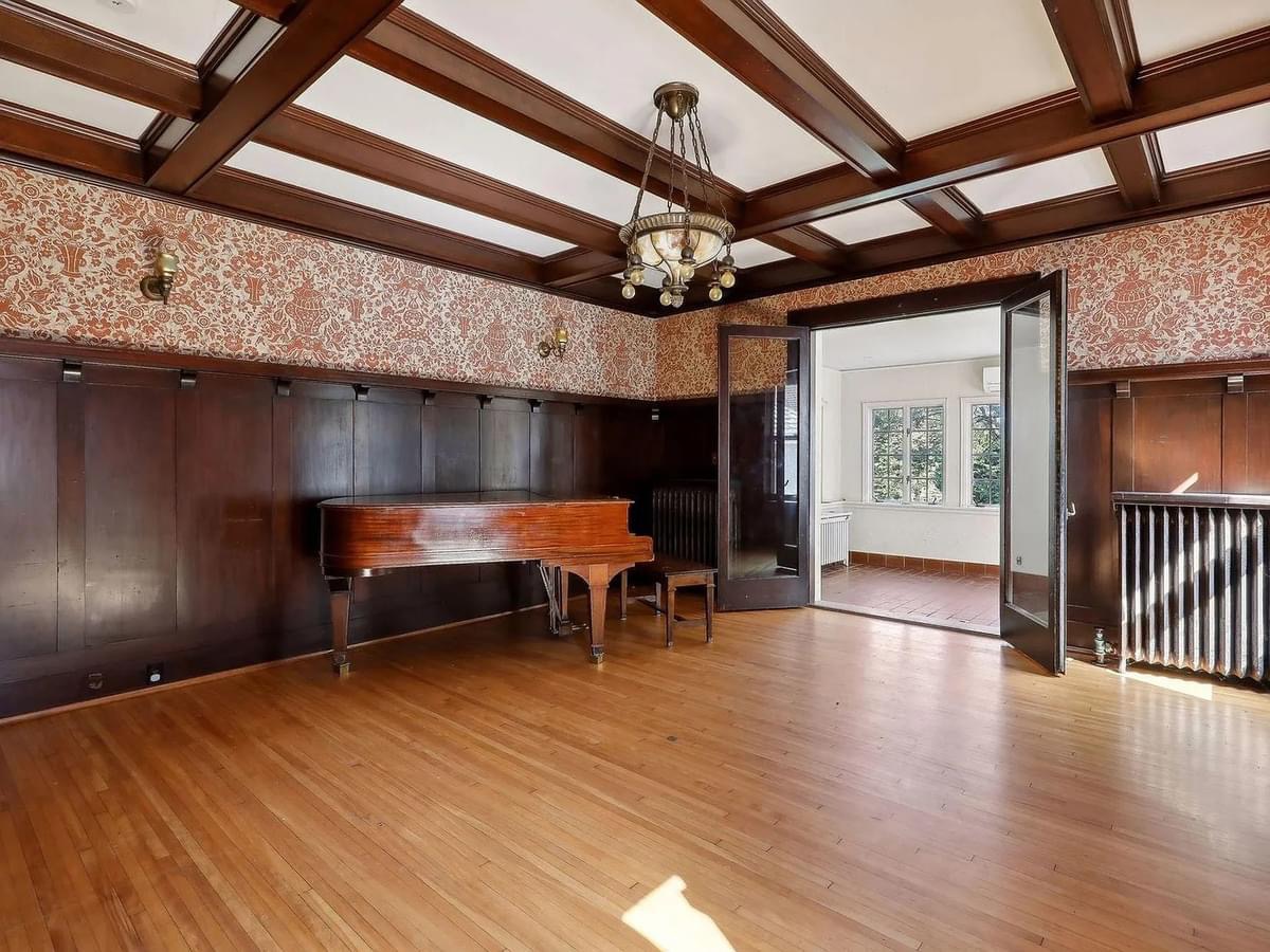 1907 Tudor Revival For Sale In Red Wing Minnesota