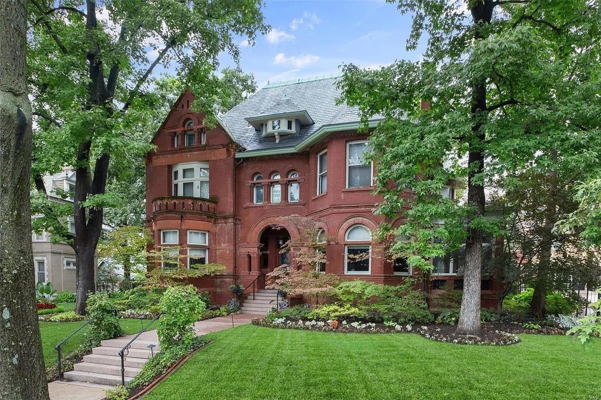 1895 Victorian For Sale In Saint Louis Missouri