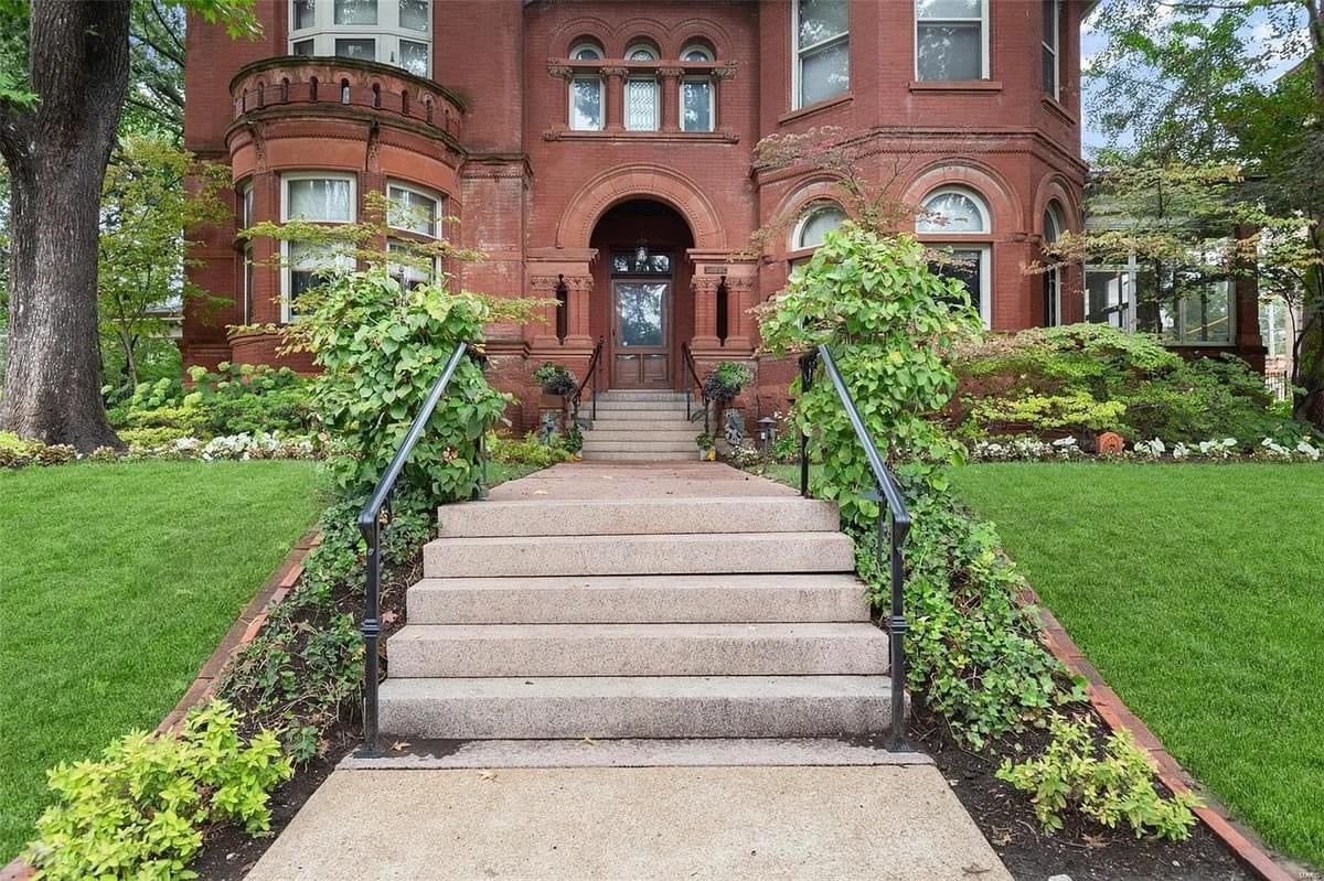 1895 Victorian For Sale In Saint Louis Missouri