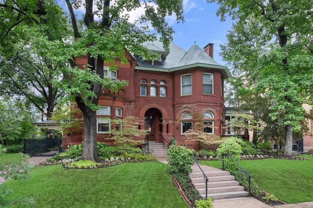 1895 Victorian For Sale In Saint Louis Missouri