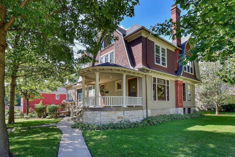 1895 Dutch Colonial Revival For Sale In Sandwich Illinois