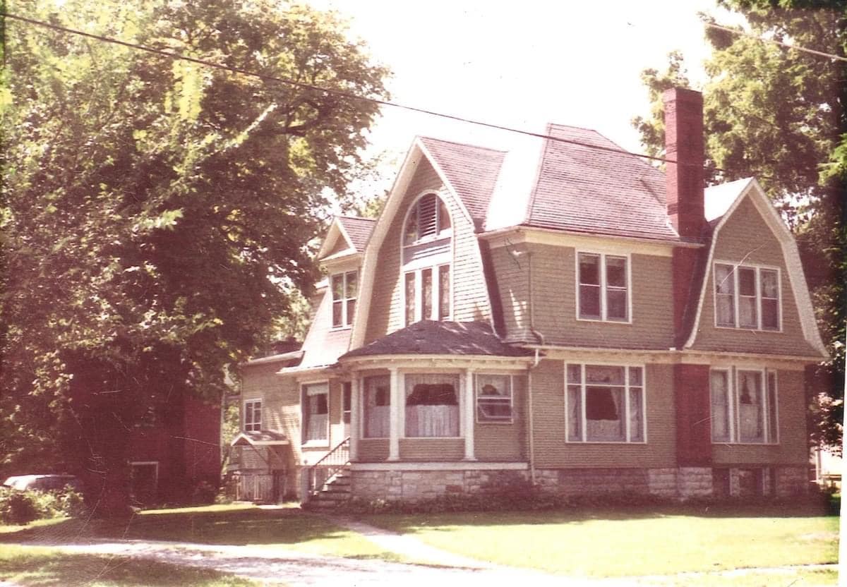 1895 Dutch Colonial Revival For Sale In Sandwich Illinois