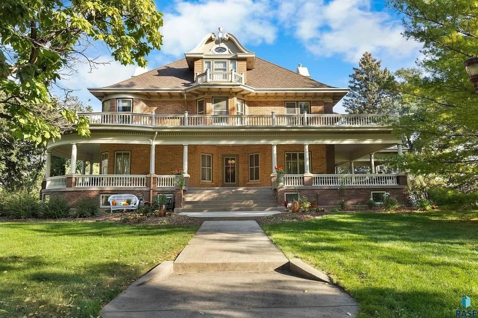 1917 Kennedy Mansion For Sale In Canton South Dakota