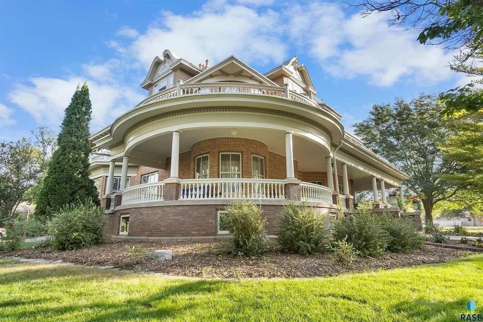 1917 Kennedy Mansion For Sale In Canton South Dakota