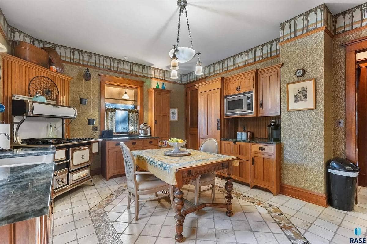 1917 Kennedy Mansion For Sale In Canton South Dakota