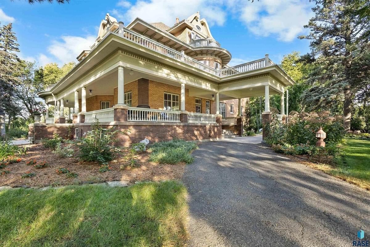 1917 Kennedy Mansion For Sale In Canton South Dakota