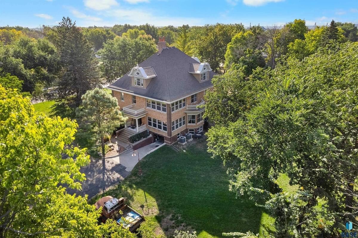 1917 Kennedy Mansion For Sale In Canton South Dakota