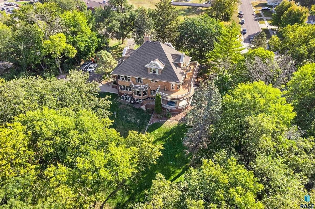 1917 Kennedy Mansion For Sale In Canton South Dakota