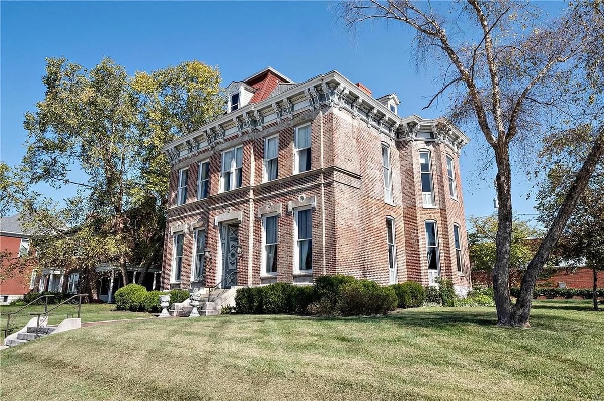 1880 Italianate For Sale In Belleville Illinois