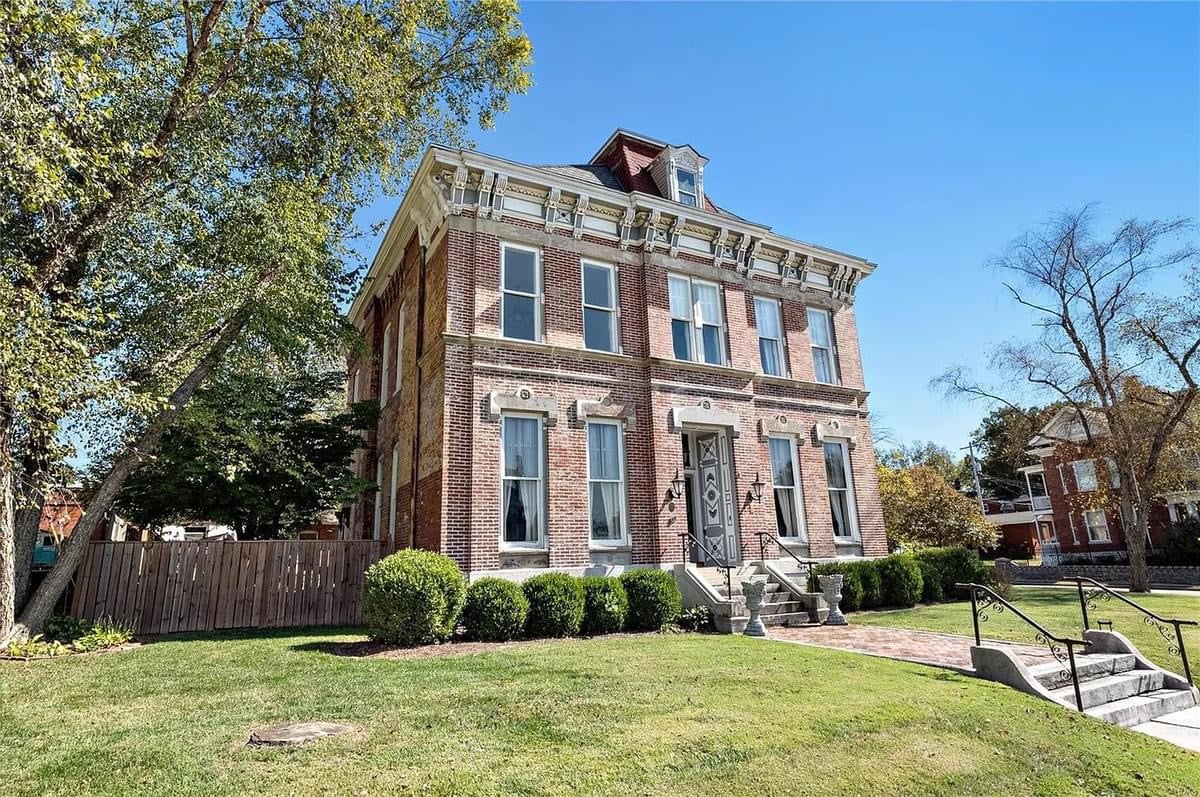 1880 Italianate For Sale In Belleville Illinois