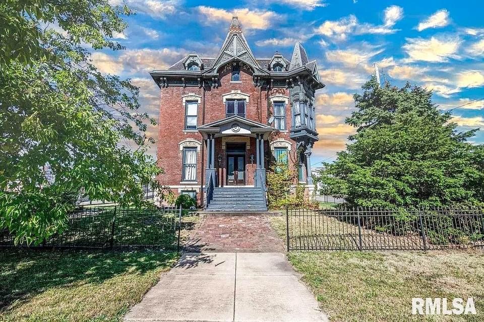 1877 Victorian For Sale In Peoria Illinois