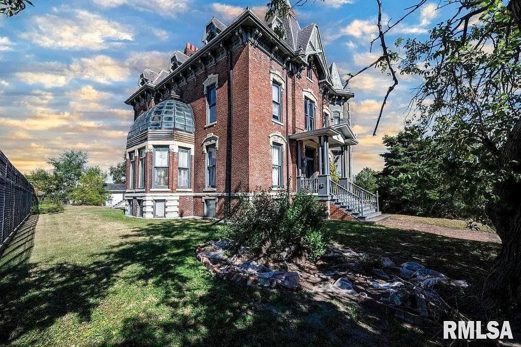 1877 Victorian For Sale In Peoria Illinois