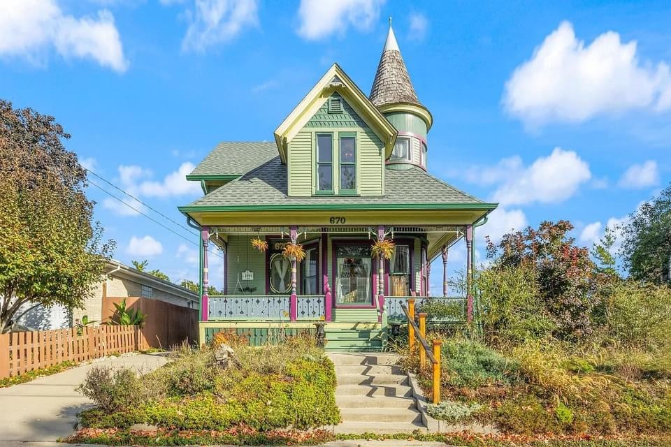 1895 Victorian For Sale In Elgin Illinois