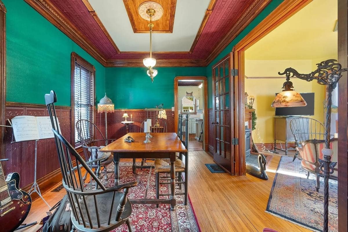 1895 Victorian For Sale In Elgin Illinois