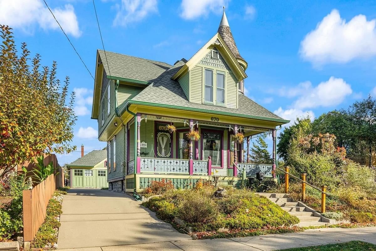 1895 Victorian For Sale In Elgin Illinois