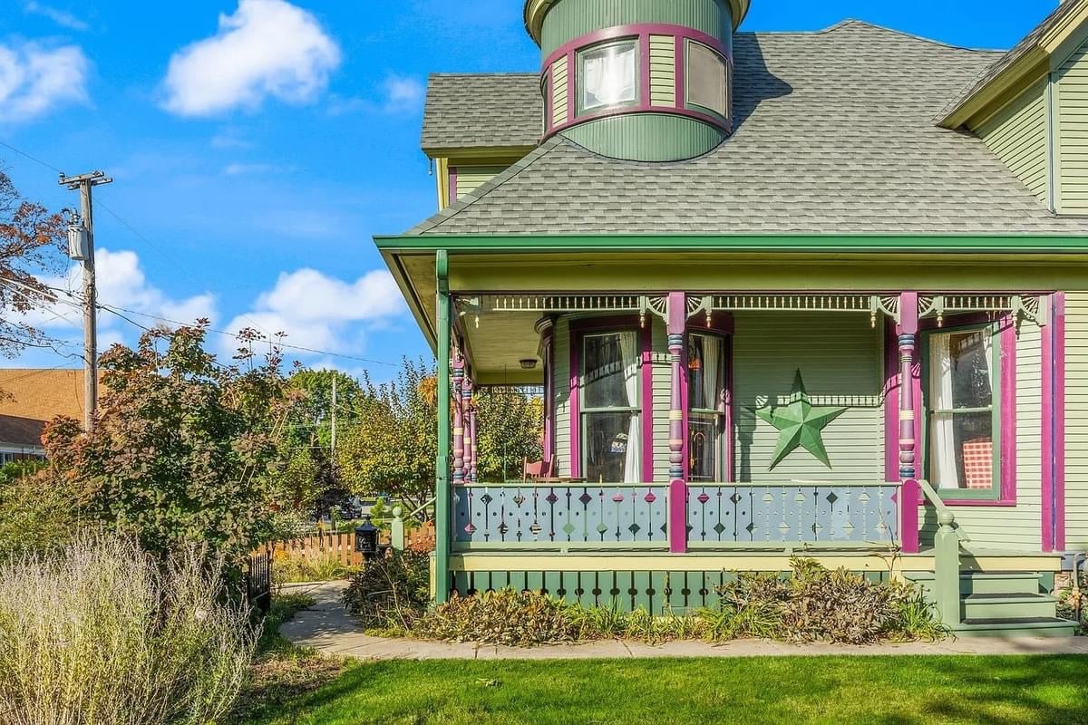 1895 Victorian For Sale In Elgin Illinois