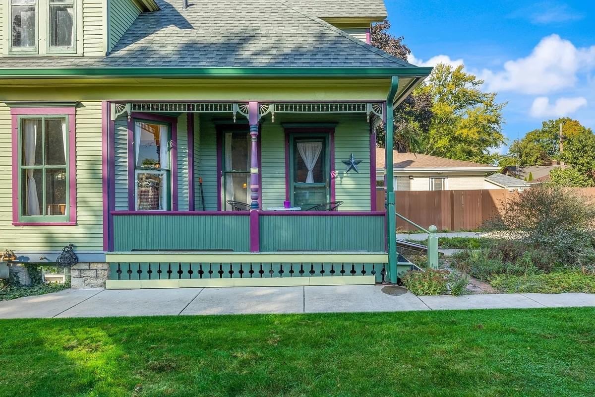 1895 Victorian For Sale In Elgin Illinois