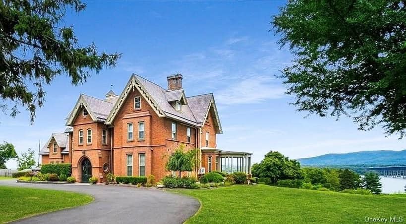 1856 Mansion For Sale In Newburgh New York