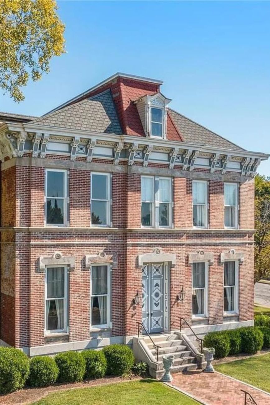 1880 Italianate For Sale In Belleville Illinois