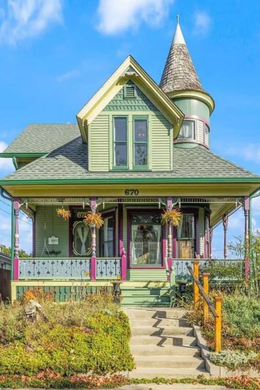 1895 Victorian For Sale In Elgin Illinois