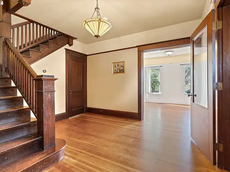 1917 Craftsman For Sale In Milwaukie Oregon